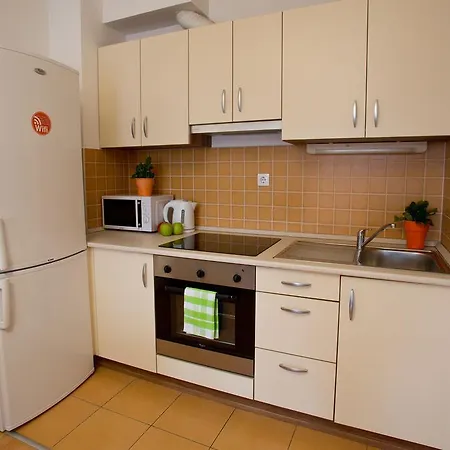 Vivaldi * بودابست